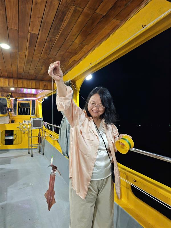 Phú Quốc: Tour câu mực + Ăn tối