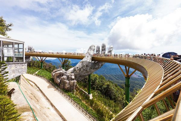 Bà Nà Hills - Cầu Vàng: đường lên tiên cảnh của Đà Nẵng