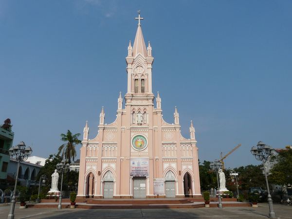 Nhà thờ Con Gà Đà Nẵng: nhà thờ màu hồng gần 100 năm tuổi