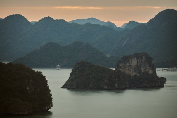 Tour ghép Vịnh Hạ Long 1 ngày từ Hà Nội