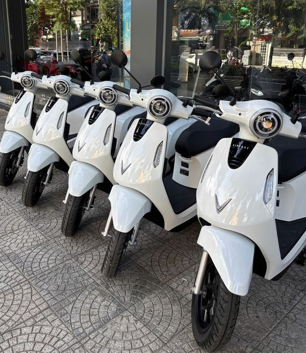 تأجير سكوتر VinFast كهربائي – Thuy E-Bike – صورة 4